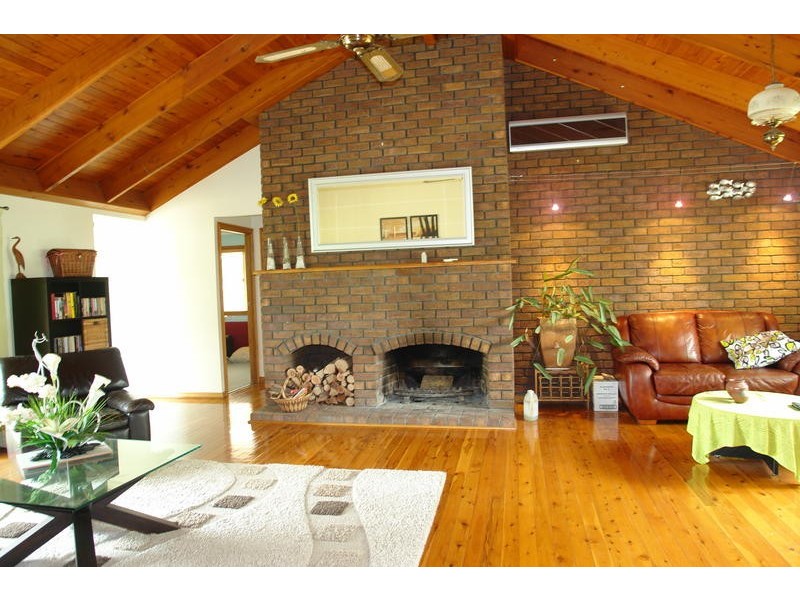 17 Wandoo Ct, Karana Downs QLD 4306